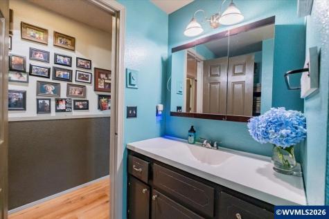 350 W Pine Street Sweet Home OR 97386