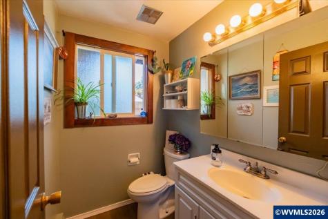 350 W Pine Street Sweet Home OR 97386