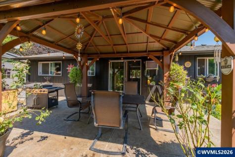 350 W Pine Street Sweet Home OR 97386