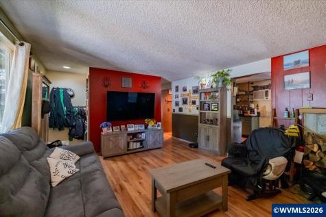 350 W Pine Street Sweet Home OR 97386
