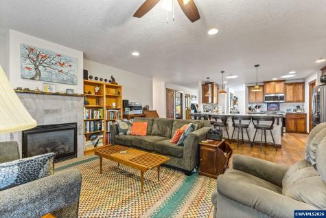 1894 Talbot Road SE Jefferson OR 97352