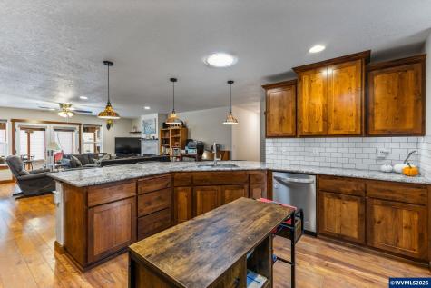 1894 Talbot Road SE Jefferson OR 97352
