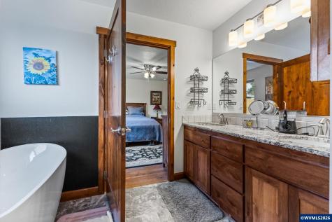1894 Talbot Road SE Jefferson OR 97352