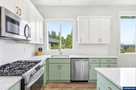 1372 Overview Street NW Salem OR 97304