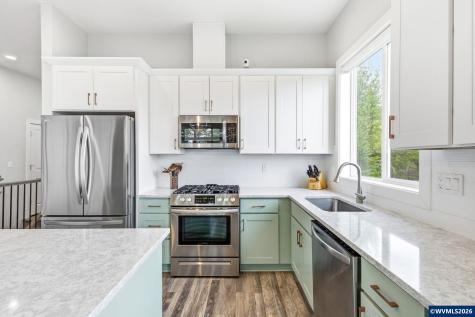 1372 Overview Street NW Salem OR 97304