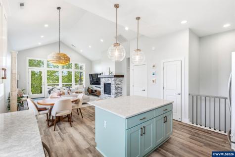 1372 Overview Street NW Salem OR 97304