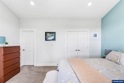 1372 Overview Street NW Salem OR 97304