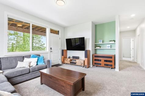 1372 Overview Street NW Salem OR 97304