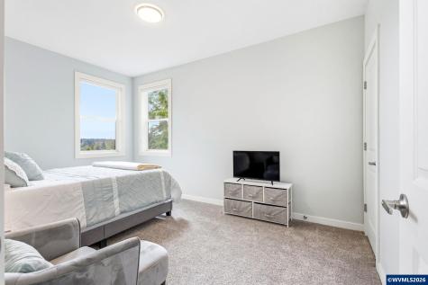 1372 Overview Street NW Salem OR 97304