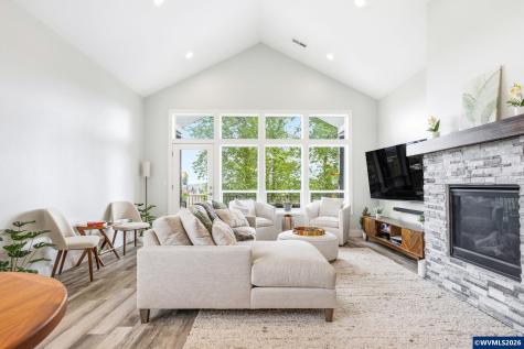1372 Overview Street NW Salem OR 97304