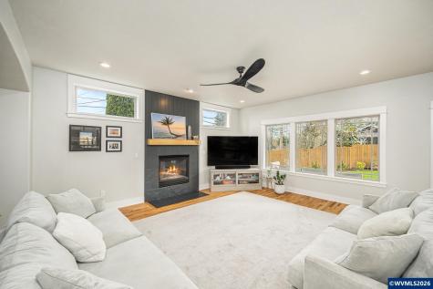 1703 SW Pinehurst Place Corvallis OR 97333