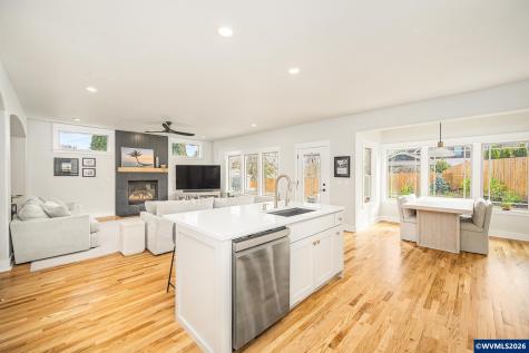1703 SW Pinehurst Place Corvallis OR 97333