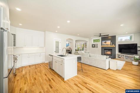 1703 SW Pinehurst Place Corvallis OR 97333