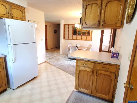 1975 Breakwood Circle SE Albany OR 97322
