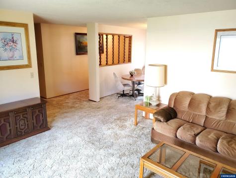 1975 Breakwood Circle SE Albany OR 97322