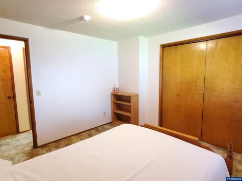 1975 Breakwood Circle SE Albany OR 97322