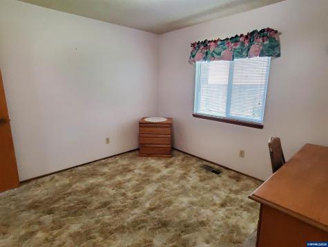 1975 Breakwood Circle SE Albany OR 97322