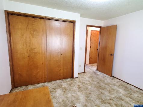1975 Breakwood Circle SE Albany OR 97322