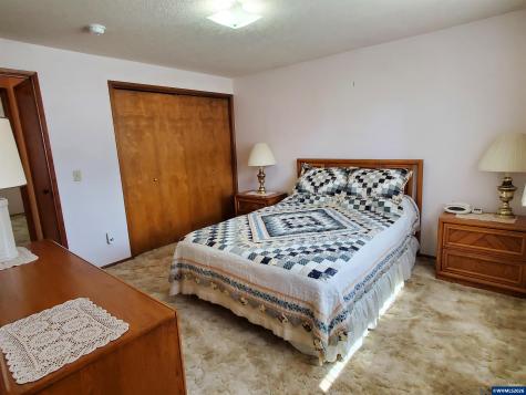 1975 Breakwood Circle SE Albany OR 97322