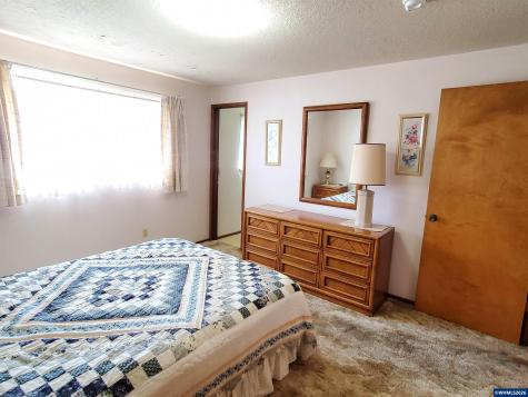 1975 Breakwood Circle SE Albany OR 97322