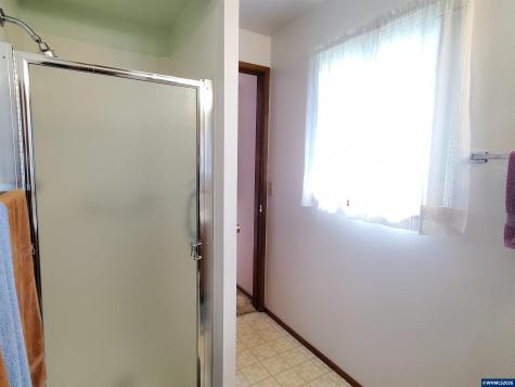 1975 Breakwood Circle SE Albany OR 97322