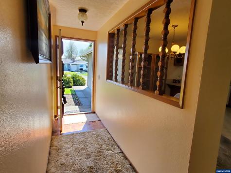 1975 Breakwood Circle SE Albany OR 97322