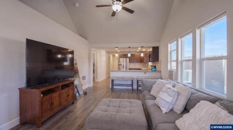 328 9th Avenue Sweet Home OR 97386