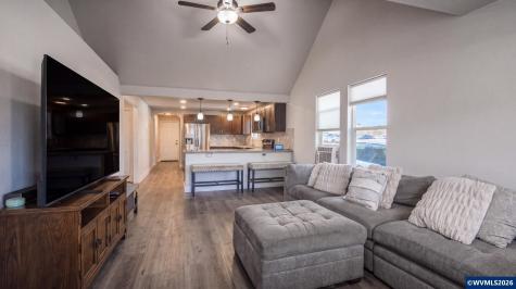 328 9th Avenue Sweet Home OR 97386