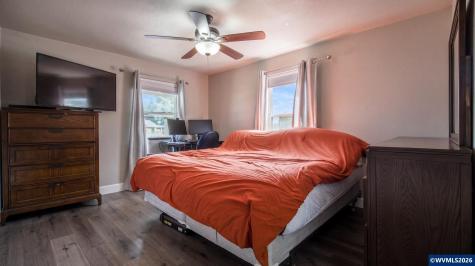 328 9th Avenue Sweet Home OR 97386