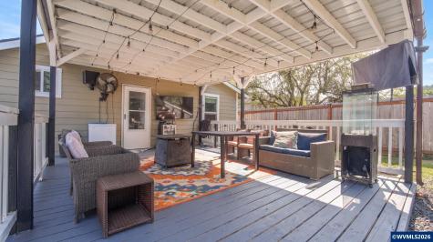 328 9th Avenue Sweet Home OR 97386
