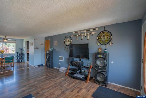 1387 S 2nd Street Lebanon OR 97355
