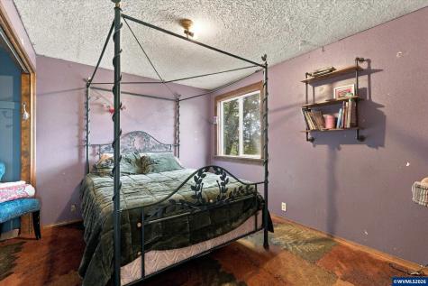 6596 River Road S Salem OR 97306
