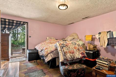 6596 River Road S Salem OR 97306