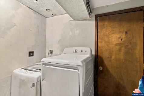 6596 River Road S Salem OR 97306