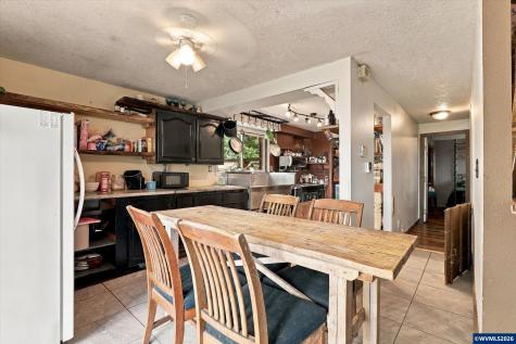 6596 River Road S Salem OR 97306