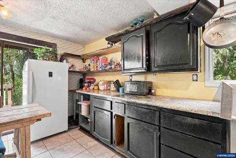 6596 River Road S Salem OR 97306