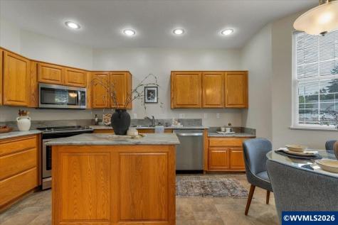 645 N 12th Avenue Stayton OR 97383