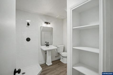 564 SW Cedar Street Mill City OR 97360