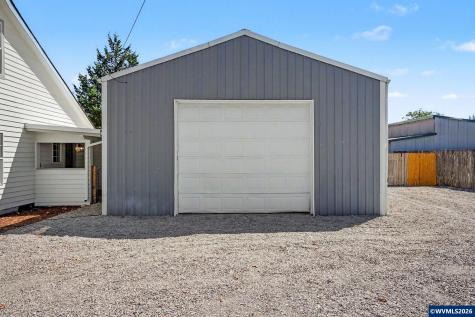 564 SW Cedar Street Mill City OR 97360