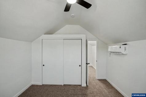 564 SW Cedar Street Mill City OR 97360