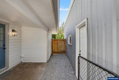 564 SW Cedar Street Mill City OR 97360