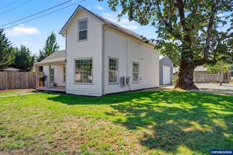 564 SW Cedar Street Mill City OR 97360