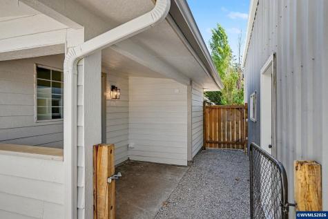 564 SW Cedar Street Mill City OR 97360