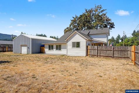 564 SW Cedar Street Mill City OR 97360