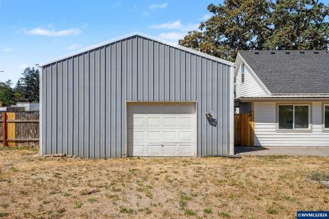 564 SW Cedar Street Mill City OR 97360