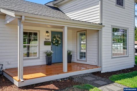 564 SW Cedar Street Mill City OR 97360