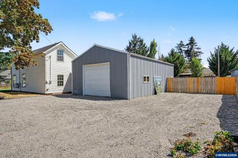 564 SW Cedar Street Mill City OR 97360