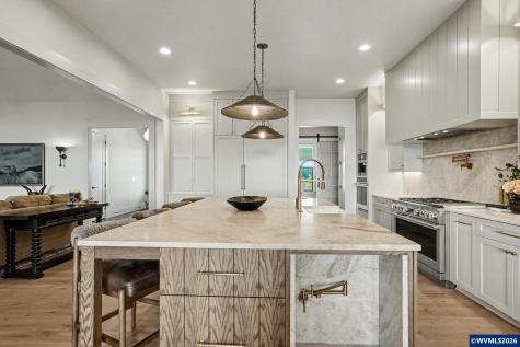 2550 Perrydale Road Dallas OR 97338