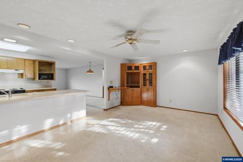1350 Dogwood Drive Woodburn OR 97071