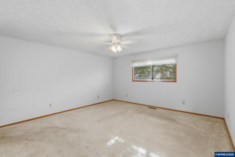 1350 Dogwood Drive Woodburn OR 97071